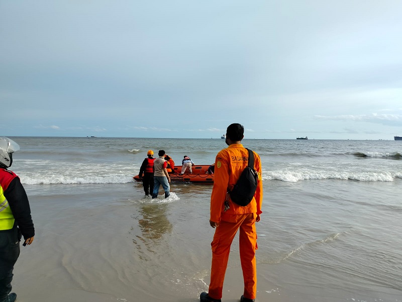 Terseret Ombak Pantai Monpera Satu Remaja Tewas Dan Satu Dalam