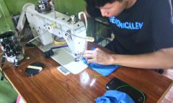Peluang Bisnis di Tengah Pandemi Corona, Usaha Penjahit Bikin Baju Hazmat & Masker