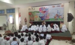 Bunda Literasi Kutim Sosialisasikan Giat Baca di SD YPPSB 3 