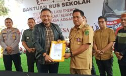 Desa Batuah Terima Bus Sekolah, Kades Rasyid: Biaya Perawatan Ditanggung Desa