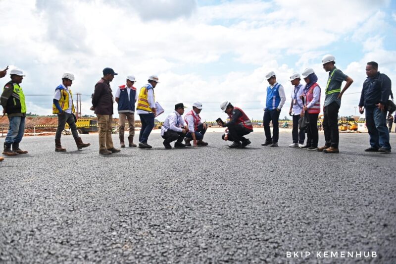 Dua Kali Tinjau Proyek Bandara IKN, Menhub: Beroperasi 1 Agustus ...