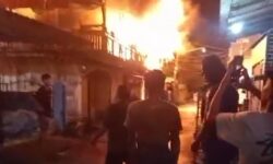 Bangsalan 83 Pintu di Samarinda Hangus Terbakar, Satu Orang Terluka Robek