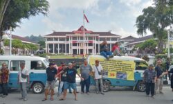 Suara Sopir Angkot Balikpapan: Bus City Trans Membunuh Kami