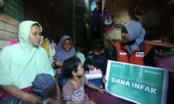 Kisah Putra dan Azizah Dibantu Perlengkapan Sekolah dari infak.id, Bisa Makan Pun Sudah Berkah