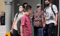 KPK di Balikpapan Geledah Kantor Pemasaran LPEI