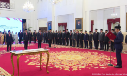 Presiden Jokowi Lantik 3 Menteri dan 1 Wakil Menteri Sisa Masa Jabatan Tahun 2019-2024