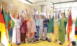 Kebaya Resmi Masuk Warisan Budaya Takbenda UNESCO